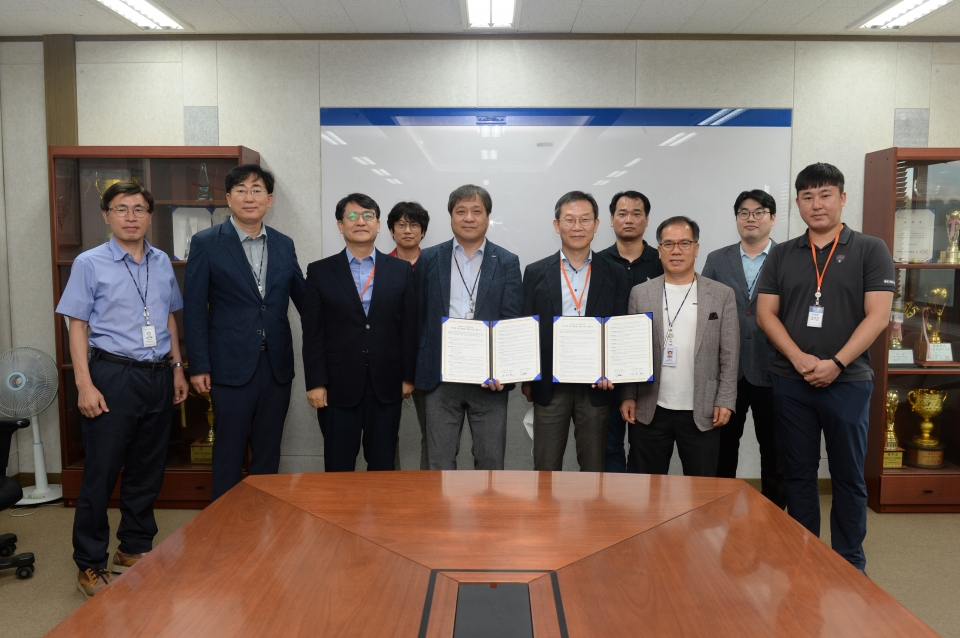 지난 8월 31일 ETRI와 서울대 반도체공동연구소간 AI반도체 협력관련 협약 체결 사진 (출처: ETRI)출처: