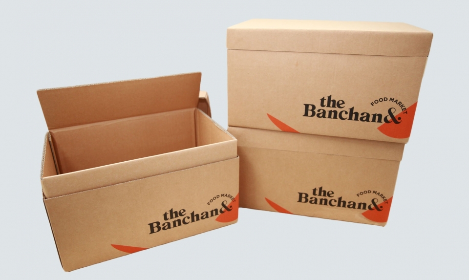 더반찬&는 신선식품 포장용 스티로폼 박스를 ‘친환경 종이박스’로 대체했다. (출처: 더반찬&)