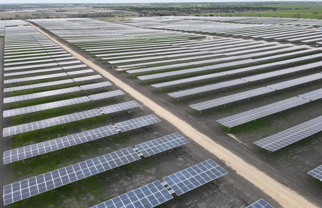 한화큐셀이 건설한 미국 텍사스주 168MW 규모 태양광 발전소(사진=한화큐셀)