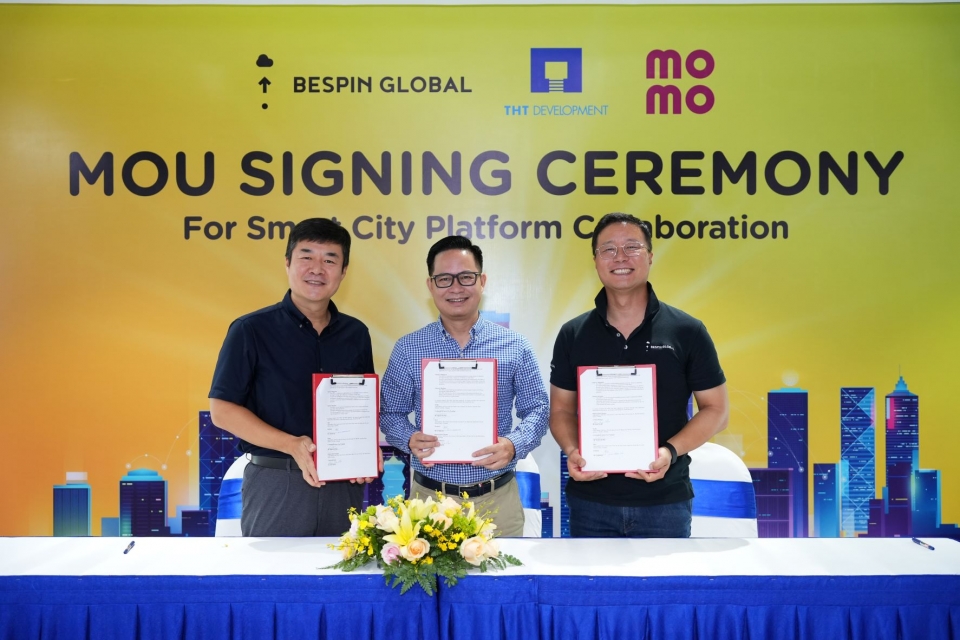 베스핀글로벌 베트남과 THT 디벨롭먼트이 베트남 핀테크 유니콘 기업 ‘모모’와 스마트시티 사업 협력을 위한 MOU를 체결했다(사진=베스핀글로벌)