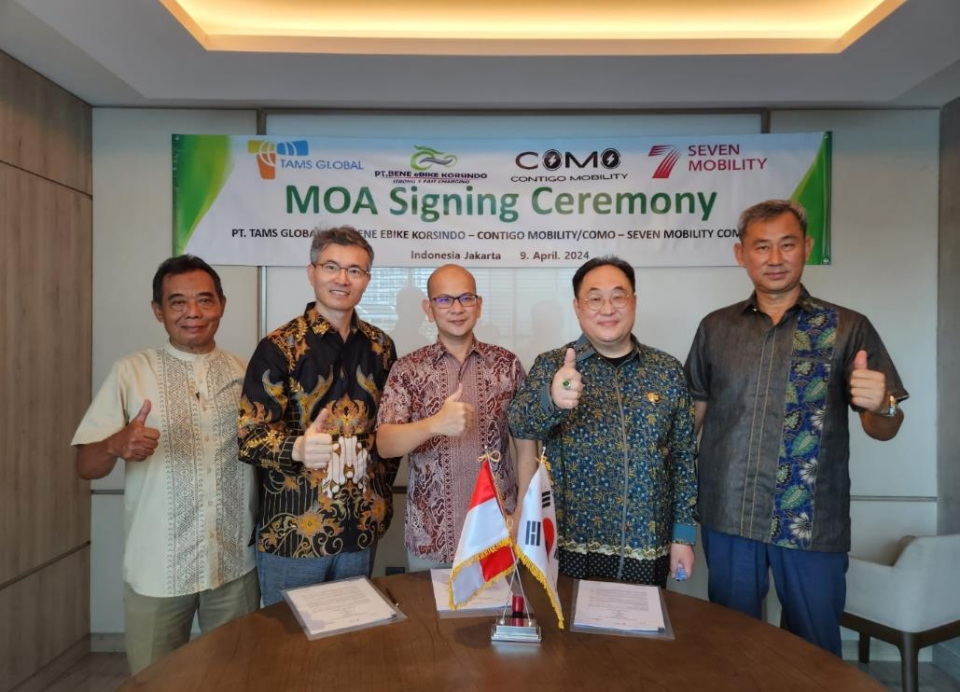 세븐모빌리티가 최근 인도네시아 PT 탐스 글로벌과 전기오토바이 제품에 대한 1,000억 원 규모의 현지 조립생산수출 계약을 체결했다(사진=세븐모빌리티)